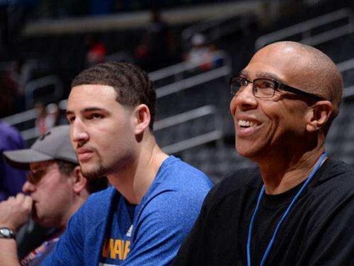 边后卫前插 边后卫前插